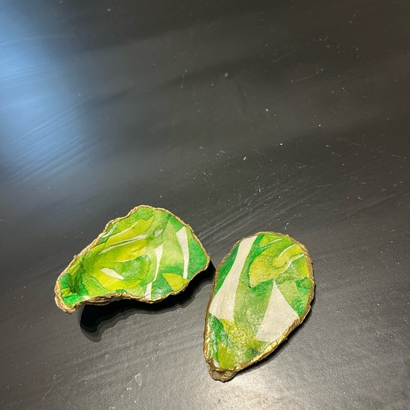 Oyster Shell Art - Picture 2 of 2